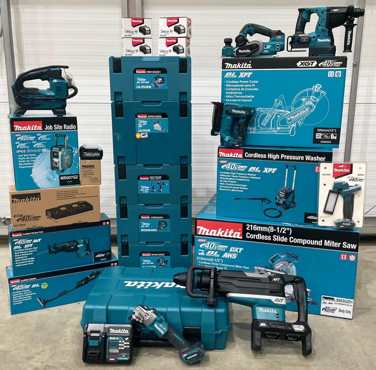 Magnificent Makita 40v Bundle - Image 4